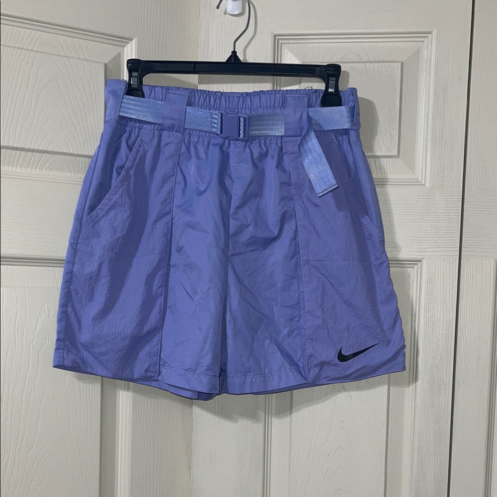 Nike AS W Nike Sportswear  Lilac Belted Shorts.  Size M. # CONT S